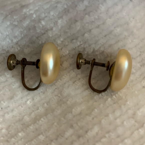 Vintage screw back earrings - Picture 2 of 5